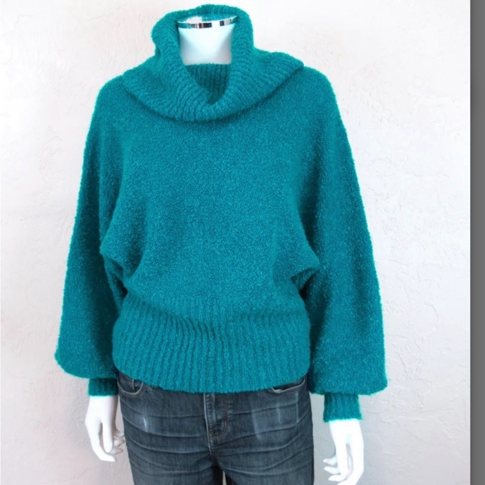 Kitty Hawk Vintage CowlNeck candy gum drops on Turquoise